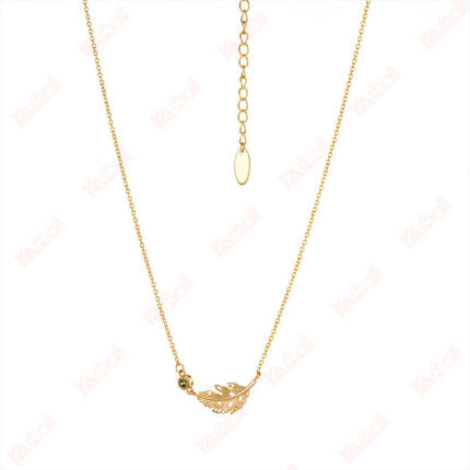 gold choker necklace fashion style